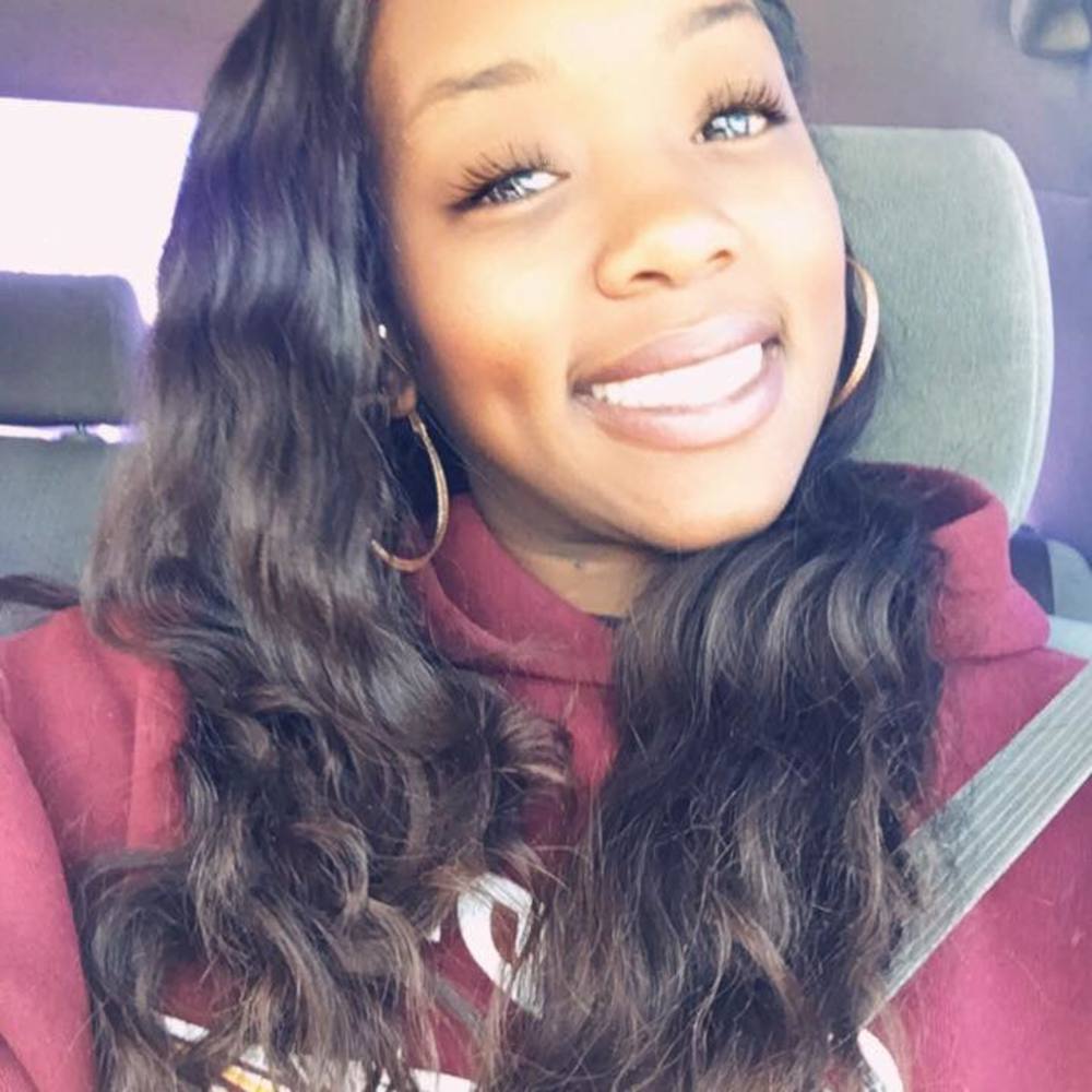 Meet your Posher, Latasia